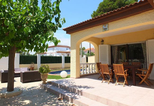 Villa in Ametlla de Mar - Villa Esperanza Villa in Ametlla de Mar - Villa Esperanza