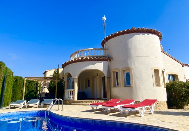 Villa in Ametlla de Mar - Villa Avondale Villa in Ametlla de Mar - Villa Avondale