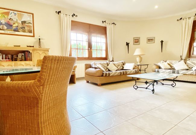 Villa in Ametlla de Mar - Villa Leonore Villa in Ametlla de Mar - Villa Leonore