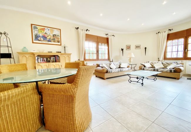 Villa in Ametlla de Mar - Villa Leonore Villa in Ametlla de Mar - Villa Leonore