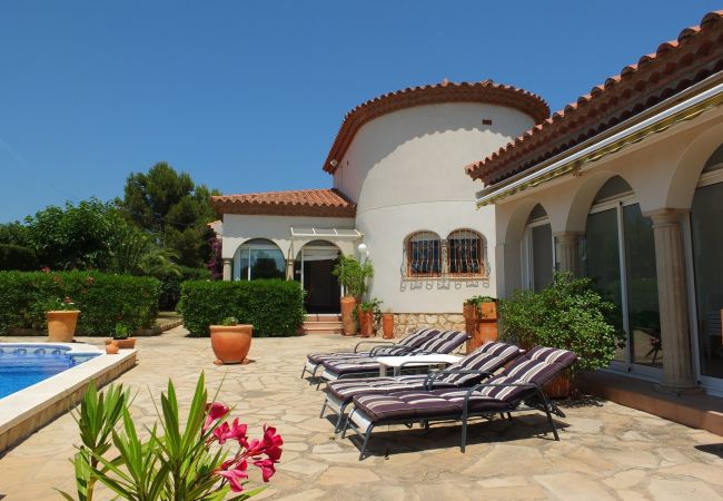Villa in Ametlla de Mar - Villa Leonore Villa in Ametlla de Mar - Villa Leonore