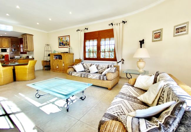 Villa in Ametlla de Mar - Villa Leonore Villa in Ametlla de Mar - Villa Leonore