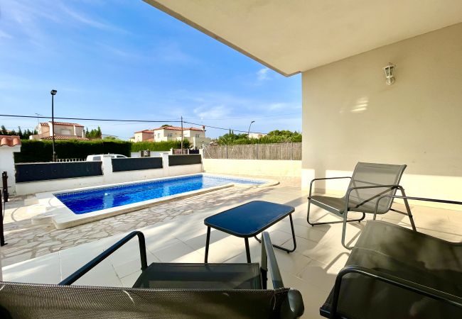 Villa in Ametlla de Mar - Villa Ariana Villa in Ametlla de Mar - Villa Ariana