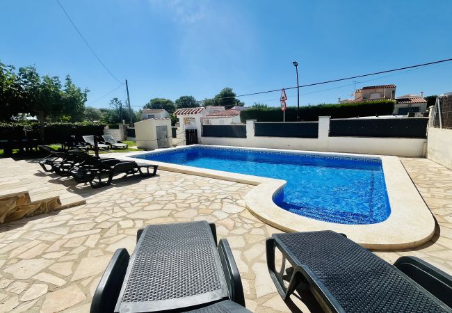 Villa in Ametlla de Mar - Villa Ariana Villa in Ametlla de Mar - Villa Ariana