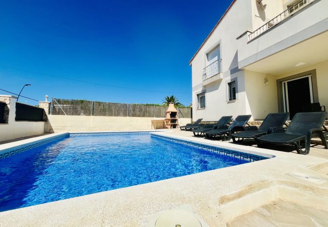 Villa in Ametlla de Mar - Villa Ariana Villa in Ametlla de Mar - Villa Ariana