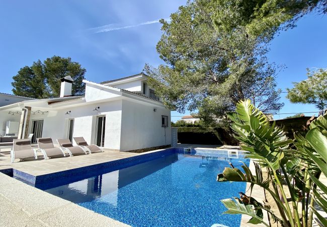 Villa in Ametlla de Mar - Villa Bouganvilla Villa in Ametlla de Mar - Villa Bouganvilla