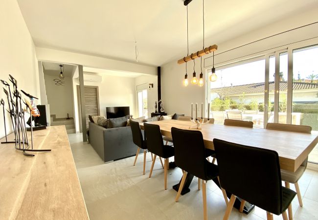 Villa in Ametlla de Mar - Villa Bouganvilla Villa in Ametlla de Mar - Villa Bouganvilla