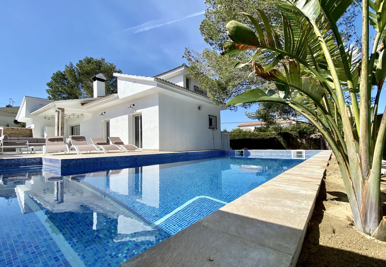 Villa in Ametlla de Mar - Villa Bouganvilla