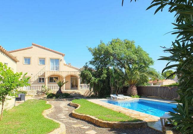 Villa in Ametlla de Mar - Villa Libelula Villa in Ametlla de Mar - Villa Libelula