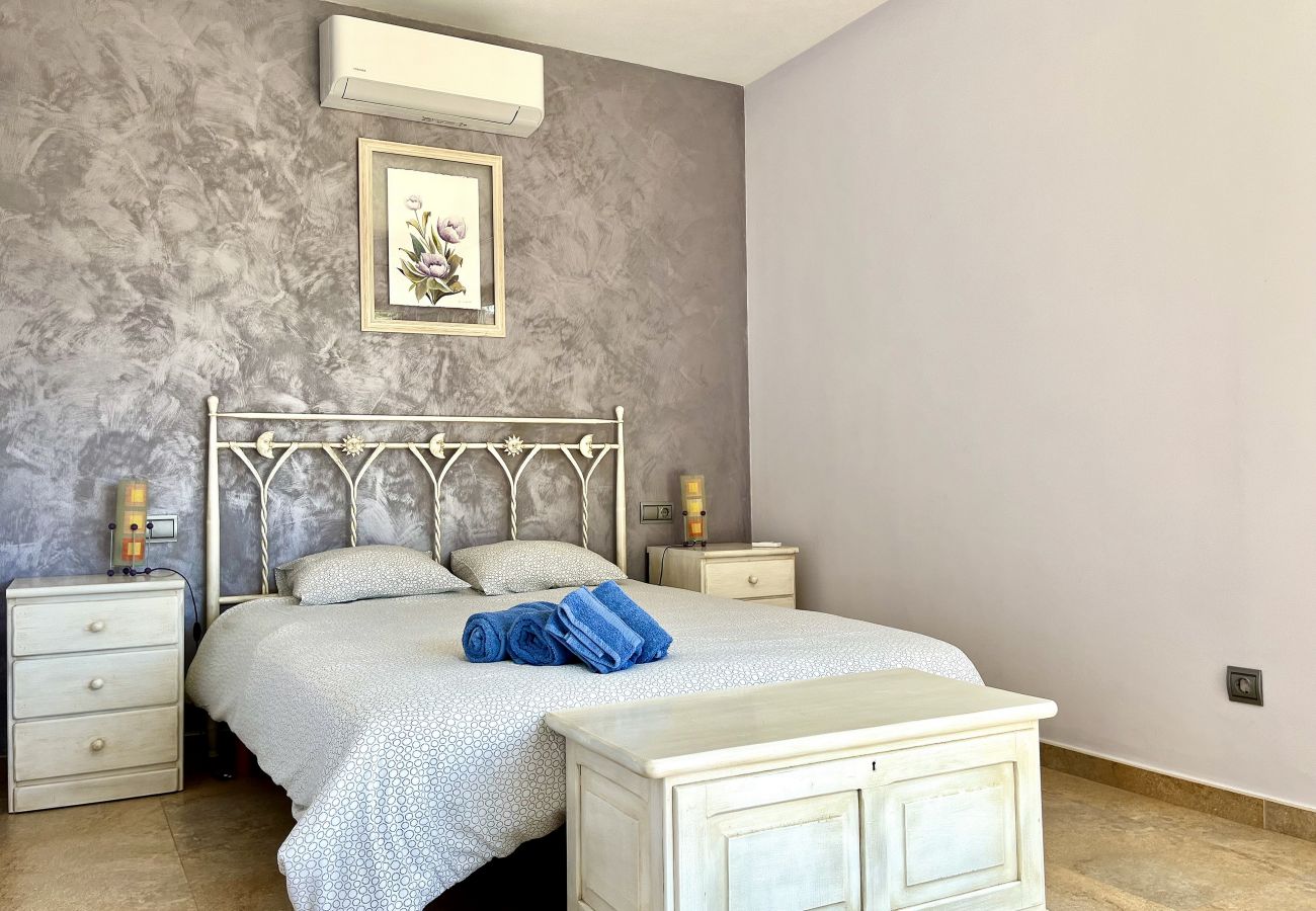 Villa in Ametlla de Mar - Villa Violeta 5bedroom air conditoned villa Villa in Ametlla de Mar - Villa Violeta 5bedroom air conditoned villa