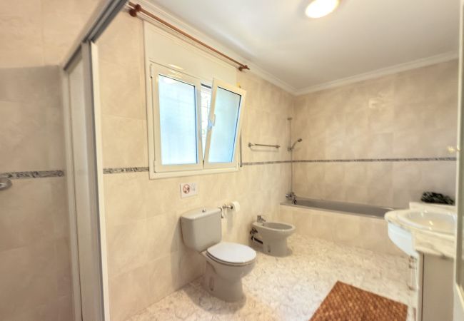 Villa in Ametlla de Mar - Villa family with large private swimming pool Villa in Ametlla de Mar - Villa family with large private swimming pool