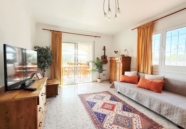 Villa in Ametlla de Mar - Villa family with large private swimming pool Villa in Ametlla de Mar - Villa family with large private swimming pool